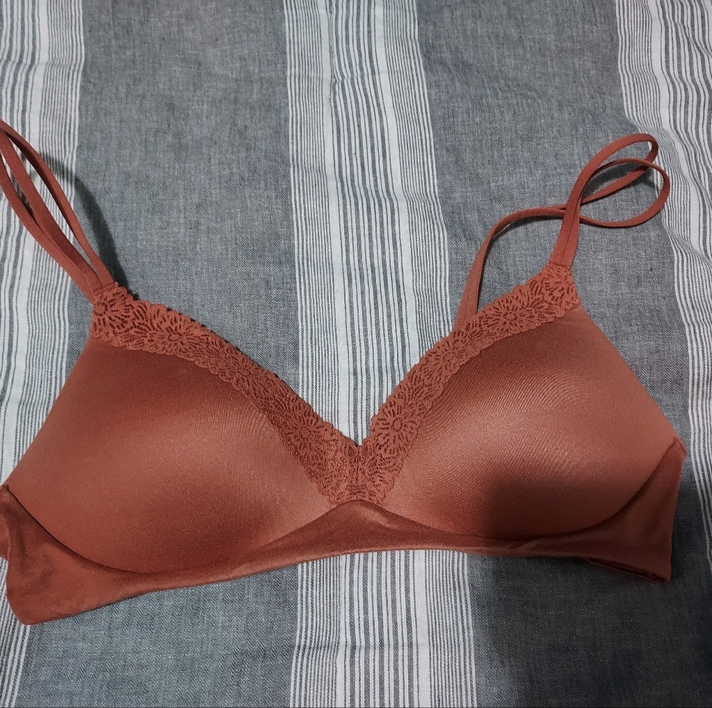 Aerie real sunnie push up wireless